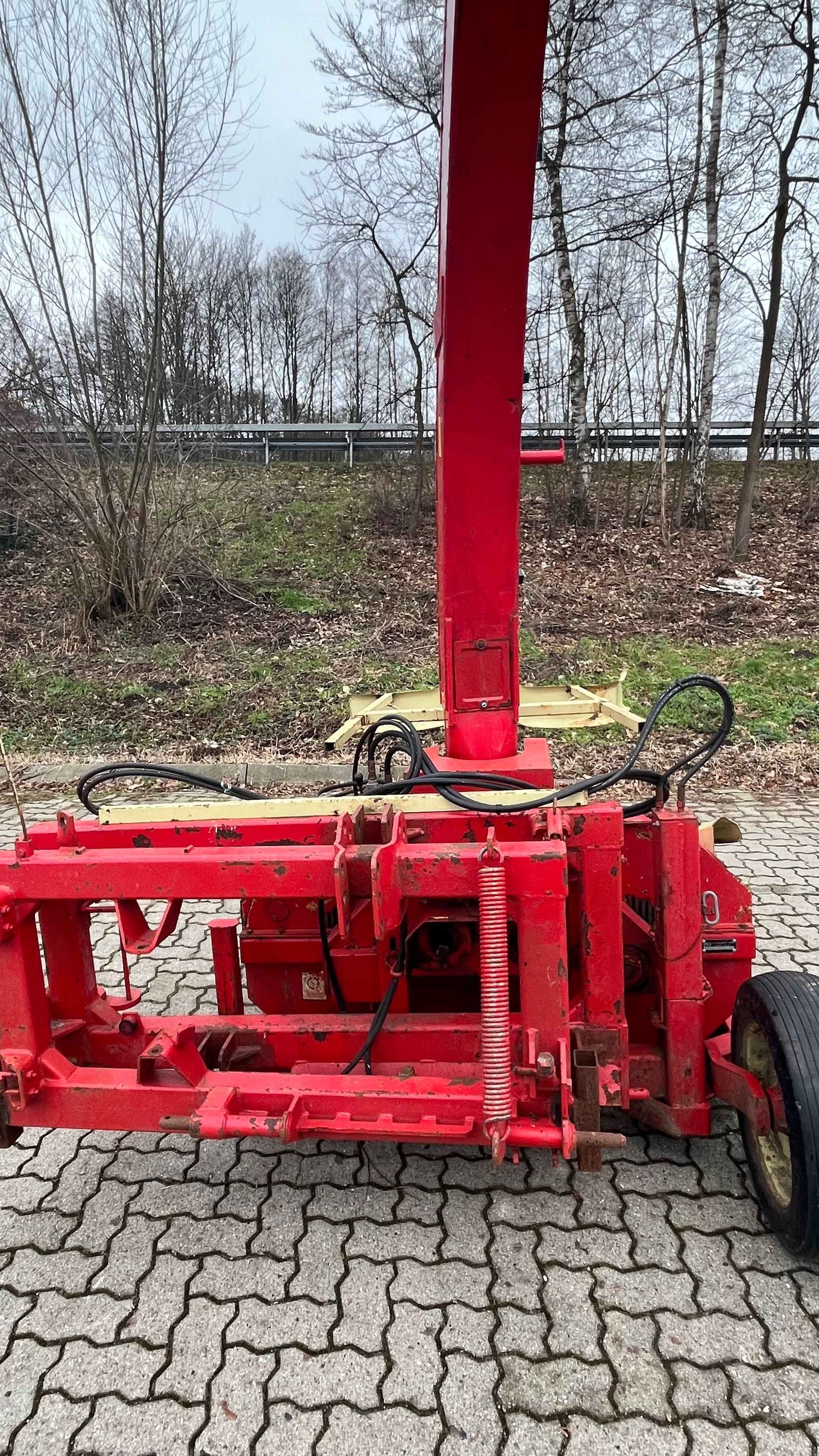 PZ makka o’radigan, Silos Belarus Claas Arion case puma tortadi
