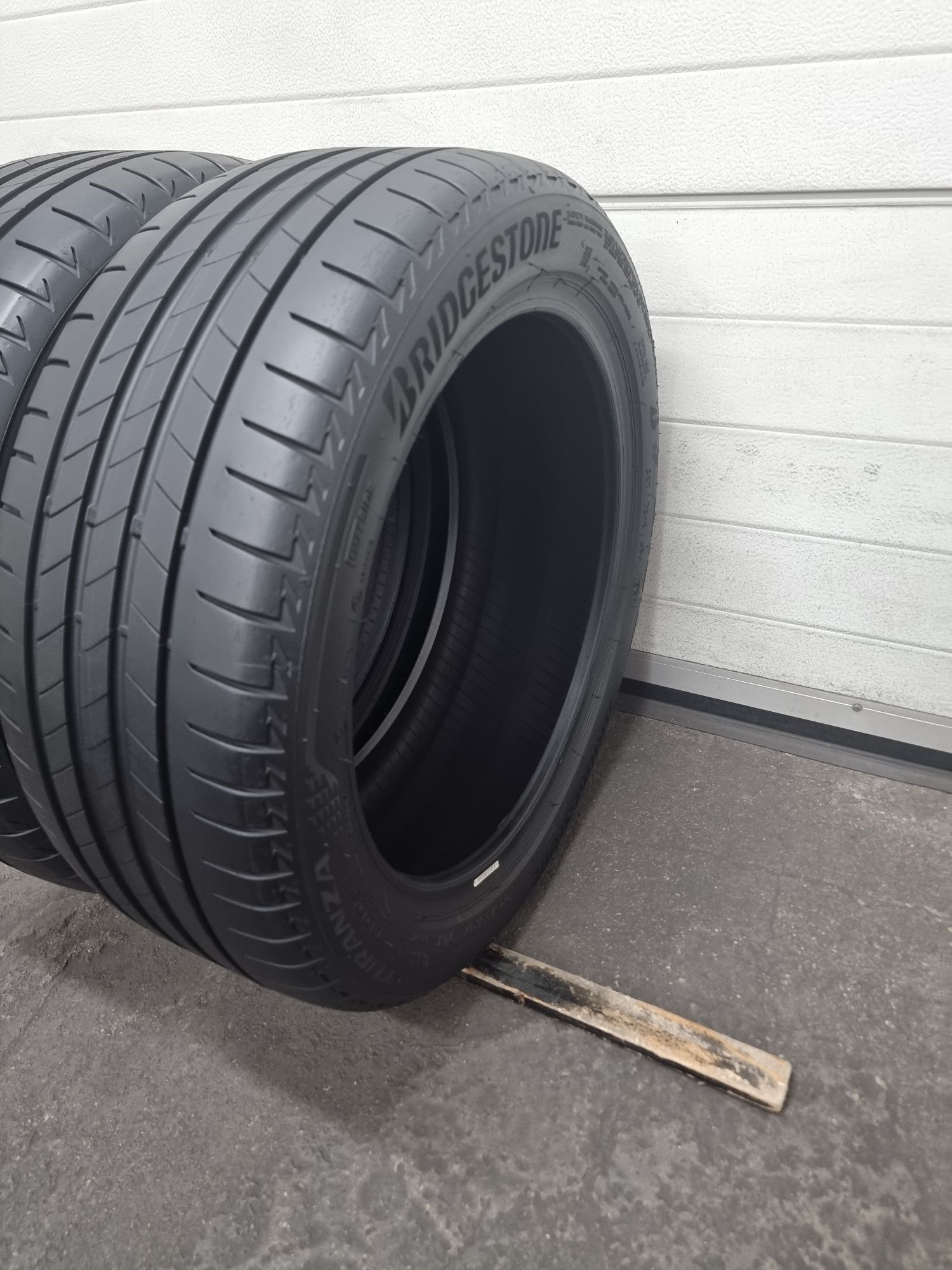 Anvelope Bridgestone 225 45 17
