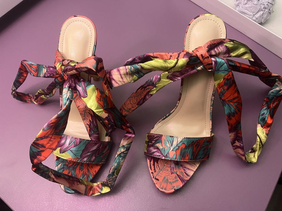 Дамски цветни токчета