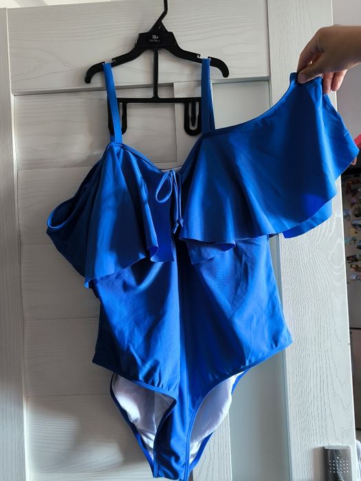 Costum de baie întreg