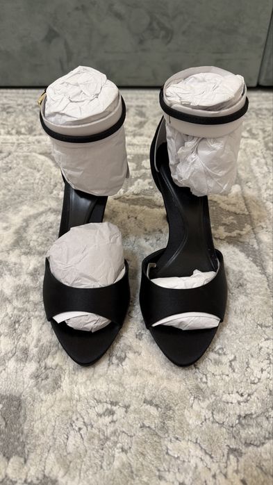 Sandale cu toc Zara (satin negru)