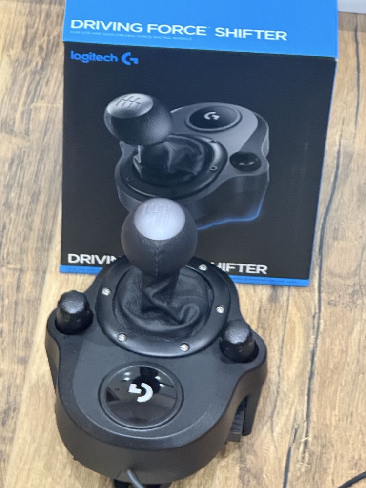 Волан Logitech - G923 + скоростен лост Logitech - Shifter