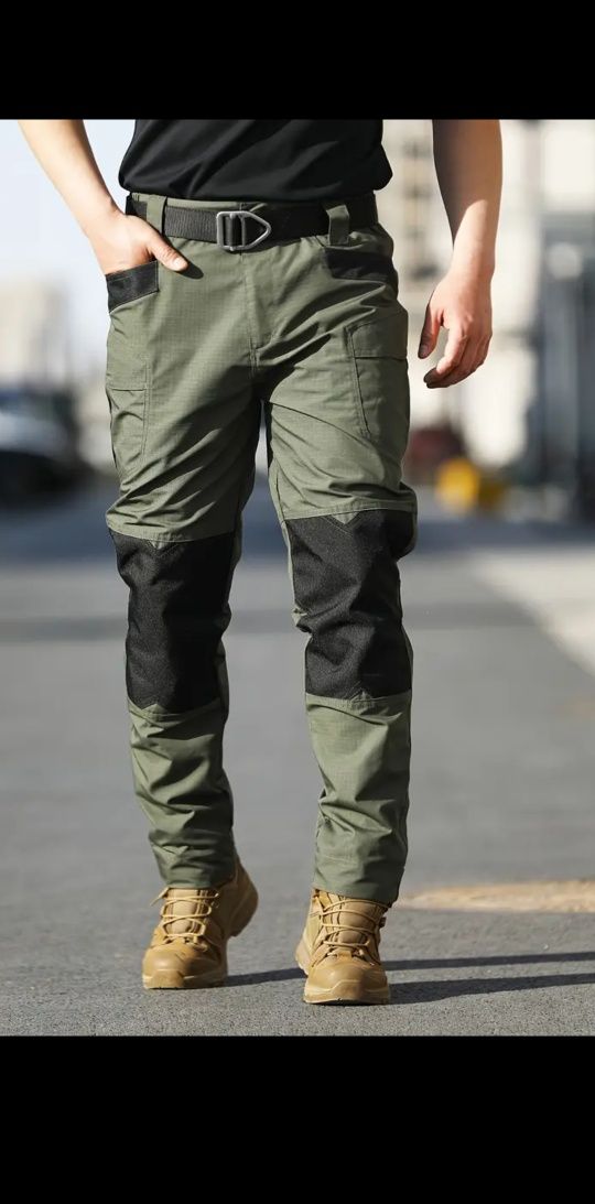 Vand pantaloni tactici marimea XXL.