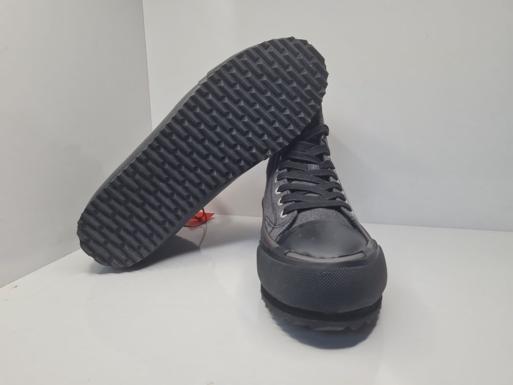 Кецове Diesel S-Principal Mid 

Чисто нови с кутия. 

Размер 37 стелка