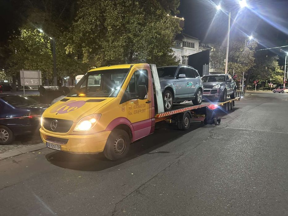 Пътна помощ за автомобили багери Джипове бусове и мотокари