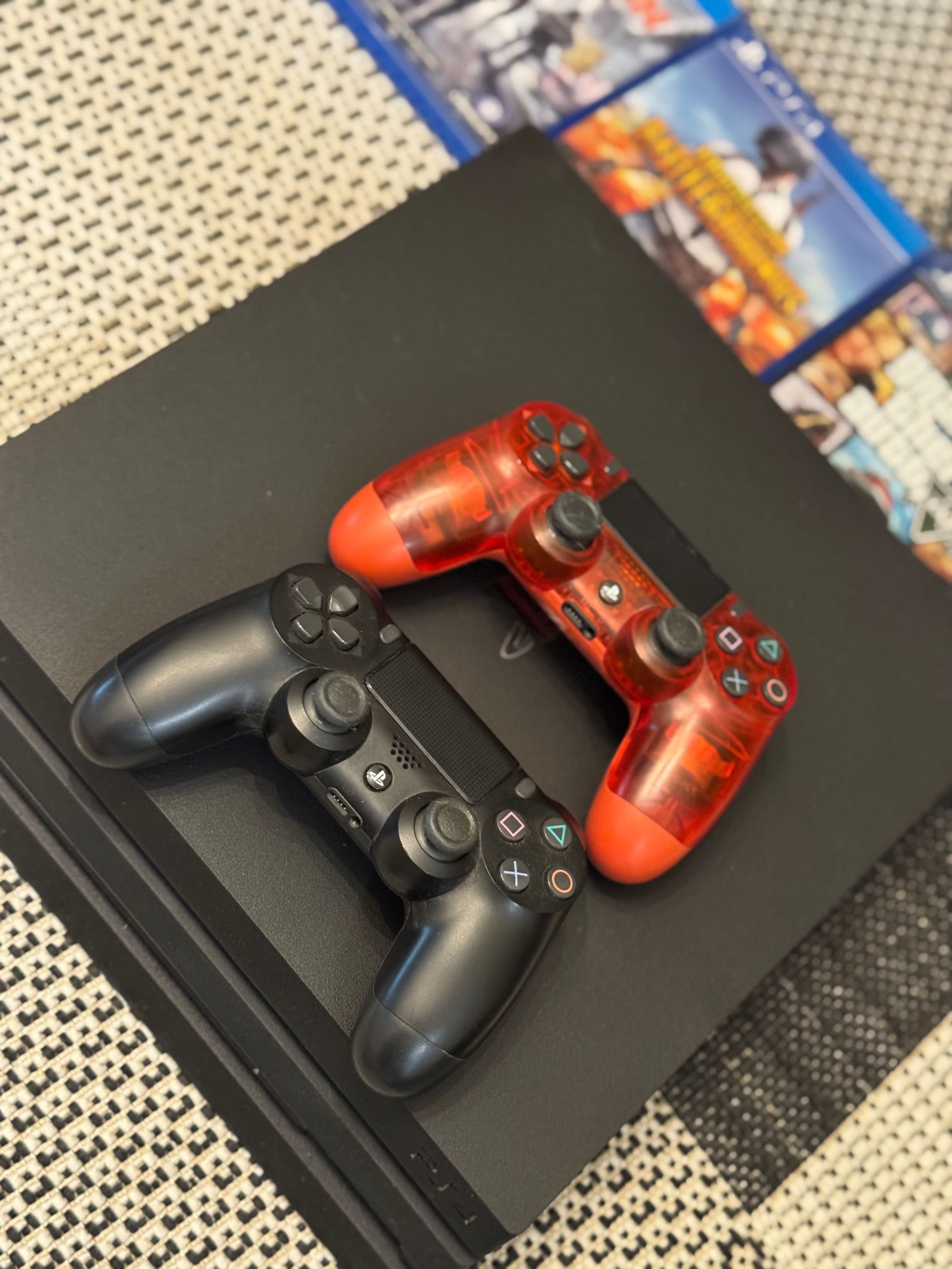 PlayStation PRO 1TB 2 Controllers + games