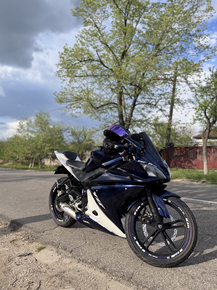 se vinde YAMAHA YZF R125