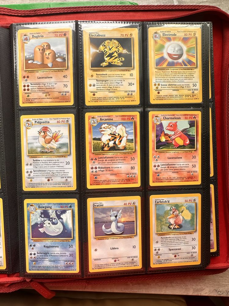 Vand carti pokemon base set