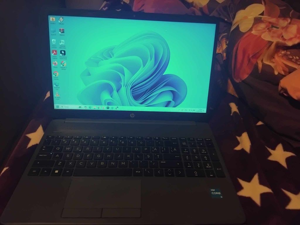 Laptop HP i3 încă an garantie