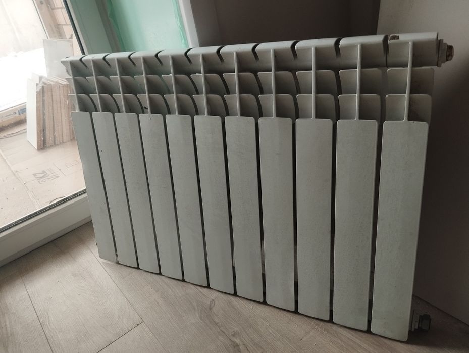 Батарея. Радиатор биметаллический 11 секций.