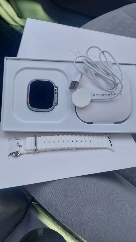 Vând Apple Watch ultra 2