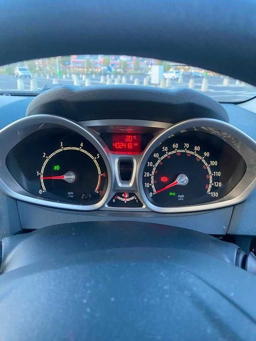 Dezmembram Ford Fiesta an 2010 motor 1.6 benzina in 5 viteze