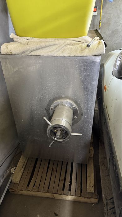 Мясорубка промышленная