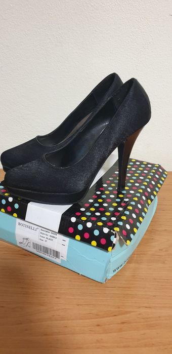 Vând pantofi dama marimea 37 și 38