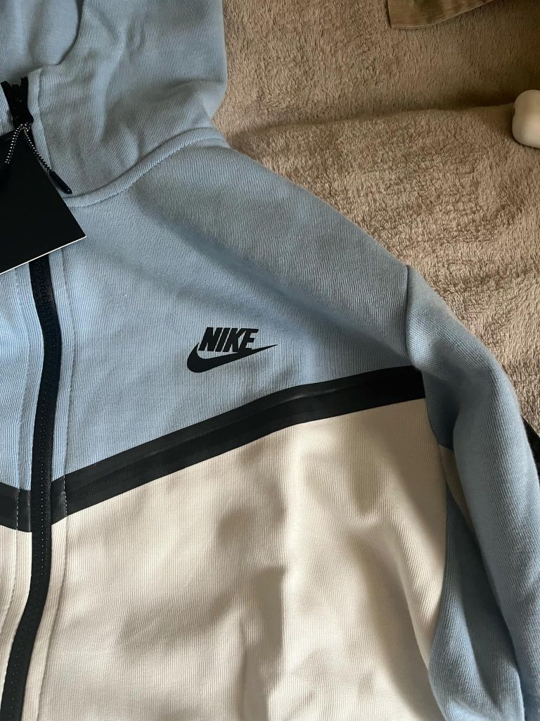 Trening Nike Tech