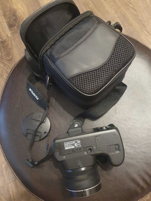 Aparat foto digital Fujifilm FinePix S4200, 14MP, Black