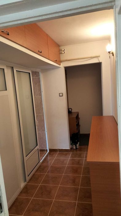 Apartament cu doua camere in zona linistita Rm Valcea Nord