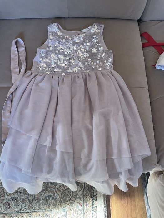 Нарядное платье детское. На рост 128