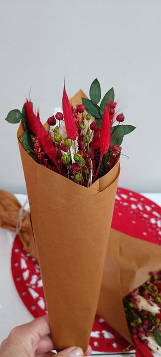 Букет от сушени цветя в Коледен стил