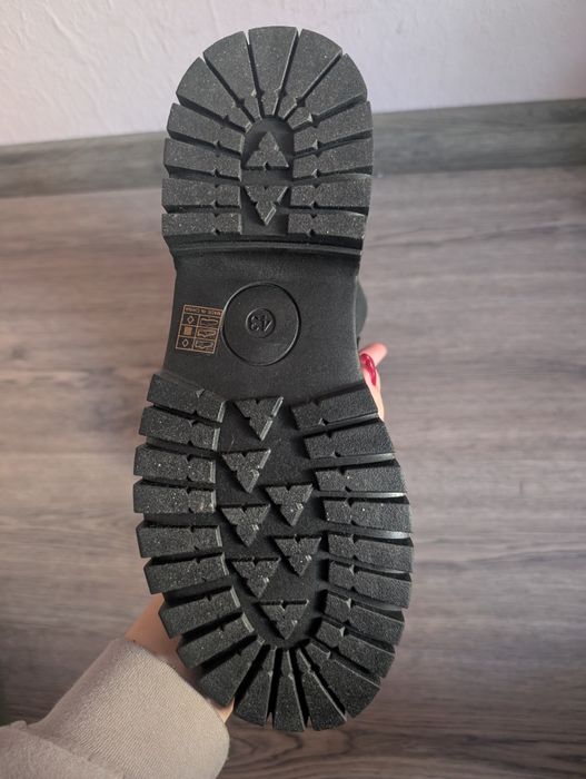 Черни дамски боти тип челси