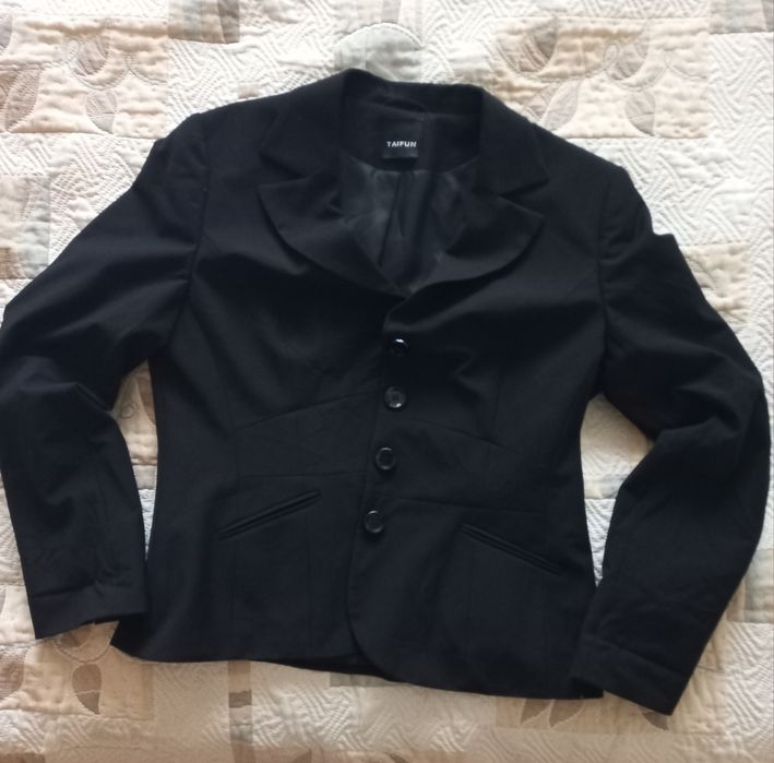 Дамско сако TAIFUN
