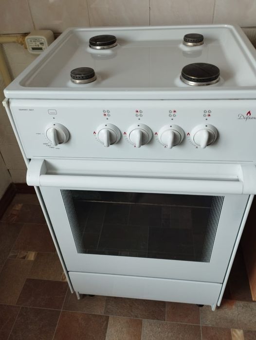 Продам газовую плиту