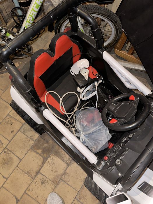 Детская машинка в хорошем состоянии