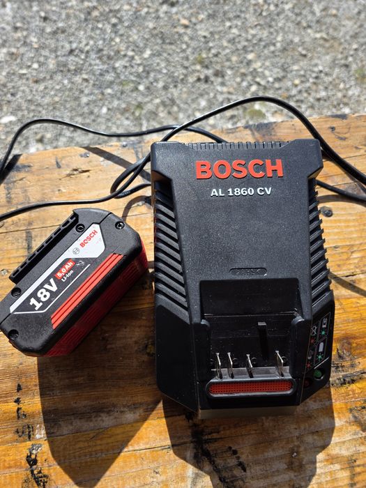 Incarcator si acumulator bosch de 18 V