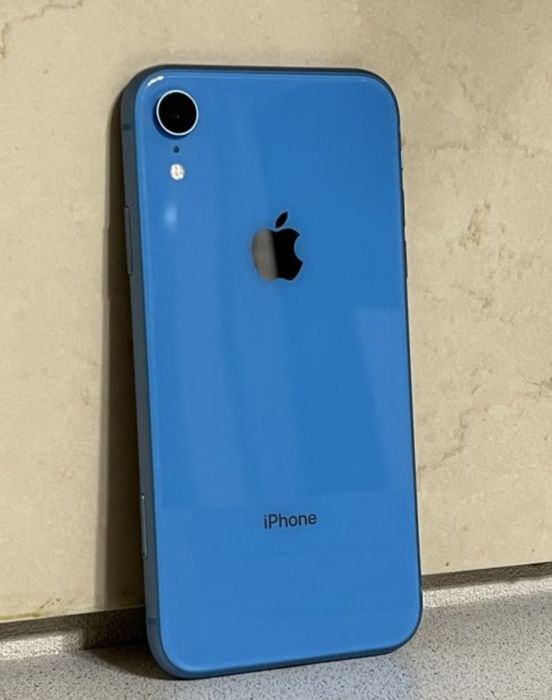 Продам iPhone XR