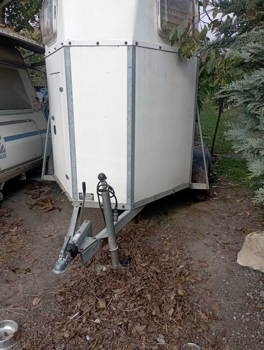 Remorcă de animale cai