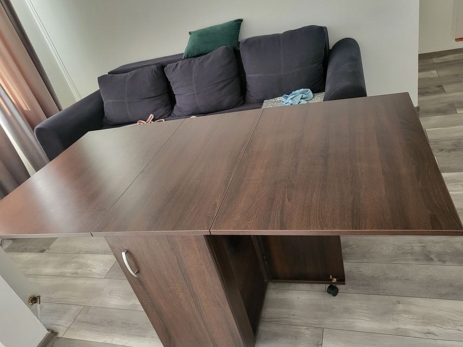 Vand masa pt 12 persoane