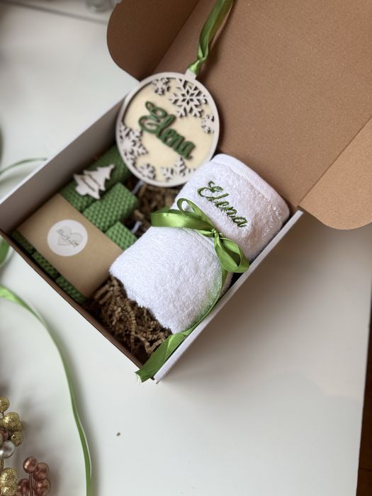 Set cadou craciun/glob personalizat ,ingeras brad ,prosop personalizat