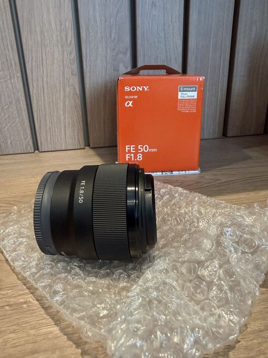 Obiectiv foto Sony - FE, 50mm, f/1.8