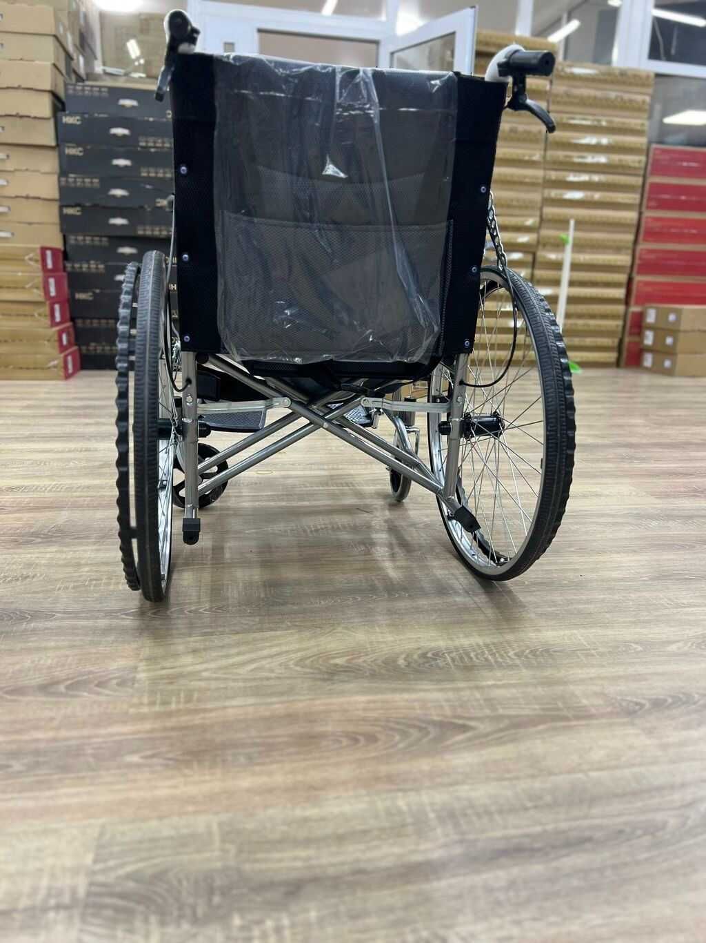 Инвалидная коляска для людей с ограниченными возможностями
С горшком