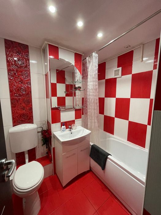 Inchiriez apartament M6 Targoviste
