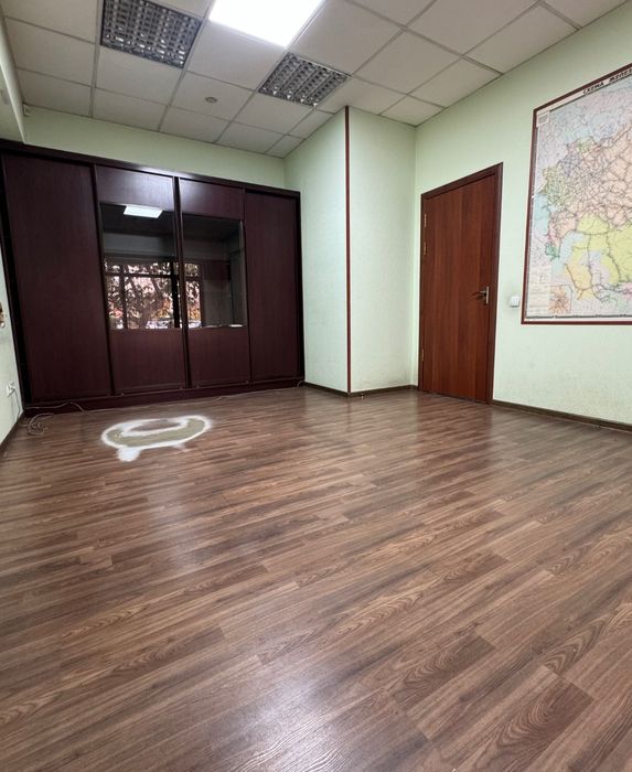 Ул.Нукусская Бутик Гламур 1 линия сдаётся офис в аренду