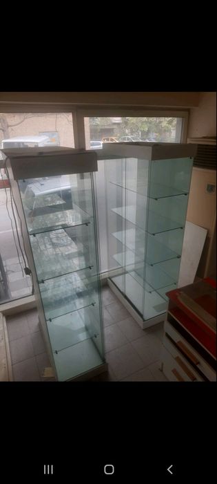 Италиански  витрини  за  бижута ,часовници,мобилни  телефони