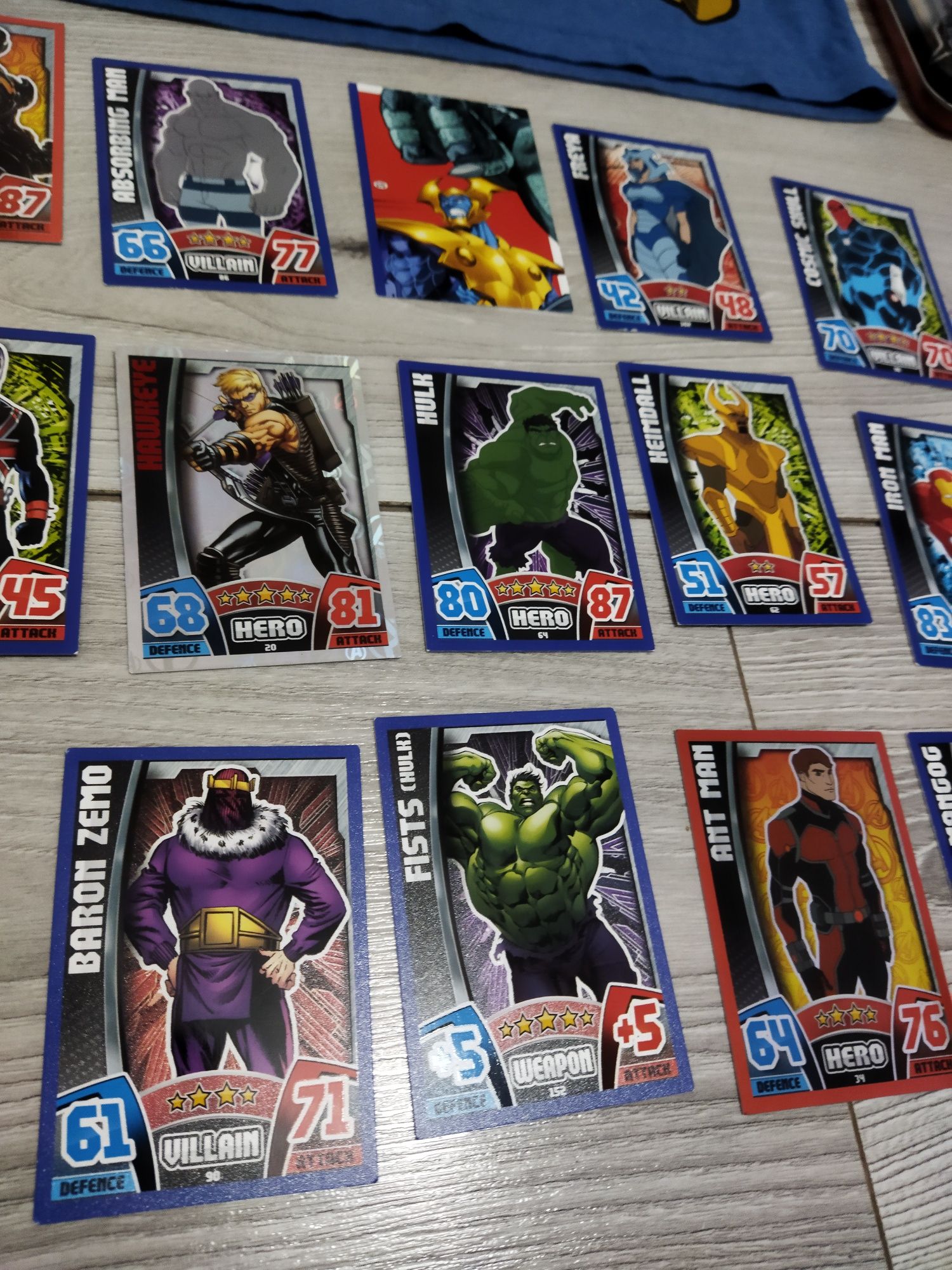 Set super Marvel Avengers cartonase personaje tricou băieți 4-5 ani