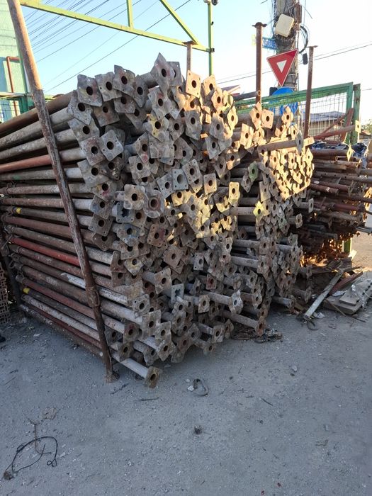 Închiriez popii și schela metalica