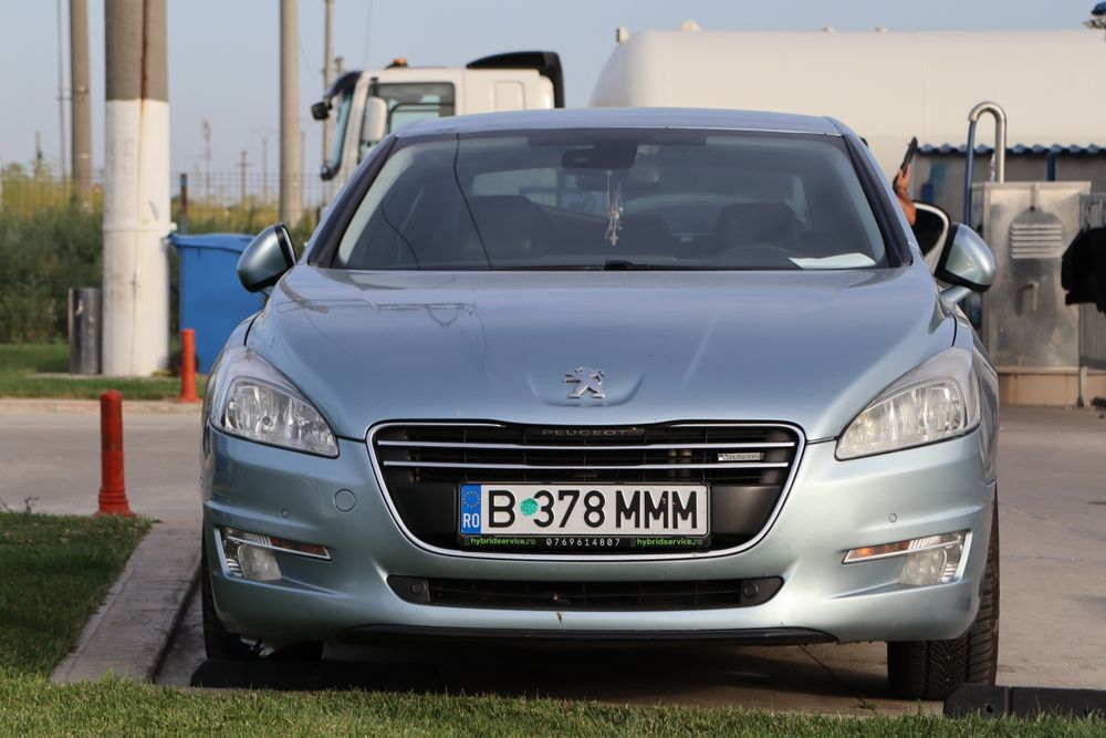 Peugeot 508 hibryd 2012