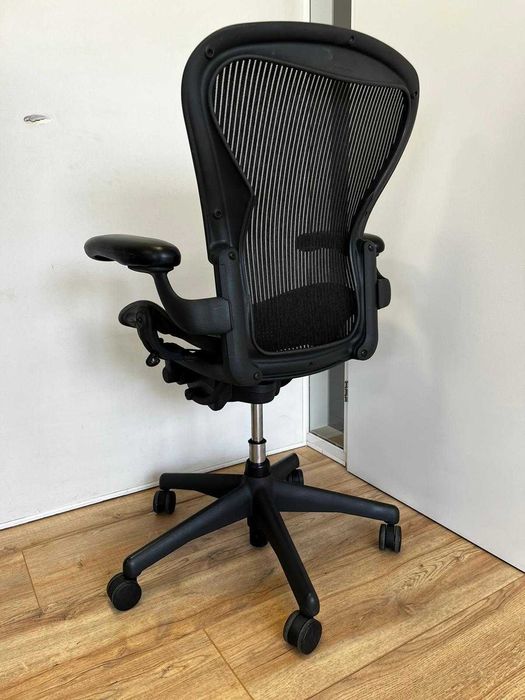 Refurbished Herman Miller Aeron - Graphite