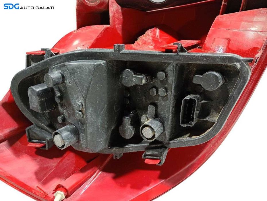 Stop Lampa Tripla Dreapta de pe Aripa Caroserie Renault Clio 3 2005 - 2014 Cod 8200459960 [LR0832]