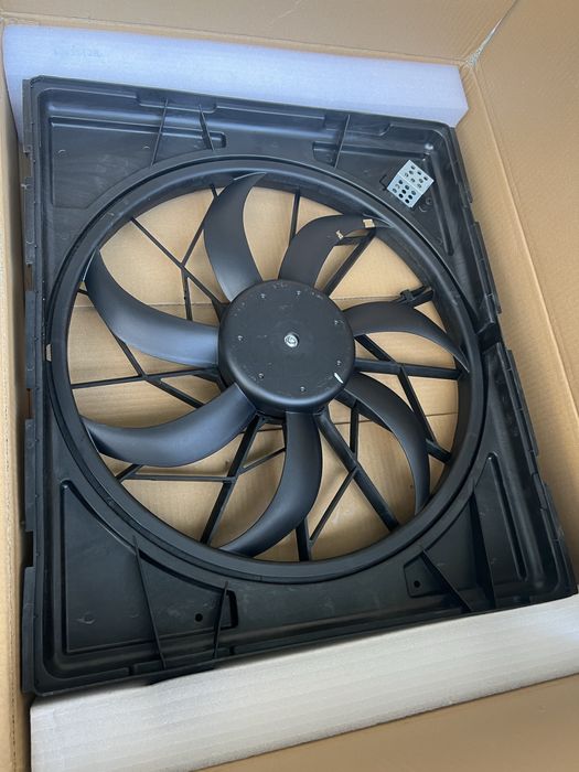 Перка радиатор Grand Cherokee wk2