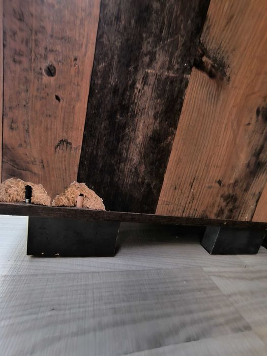 Бюро с едно чекмедже.