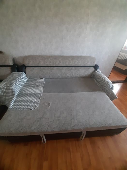 Продаётся диван.