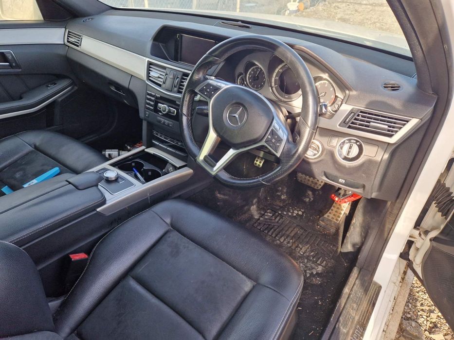 За Части Mercedes e220 cdi auto 2013 г