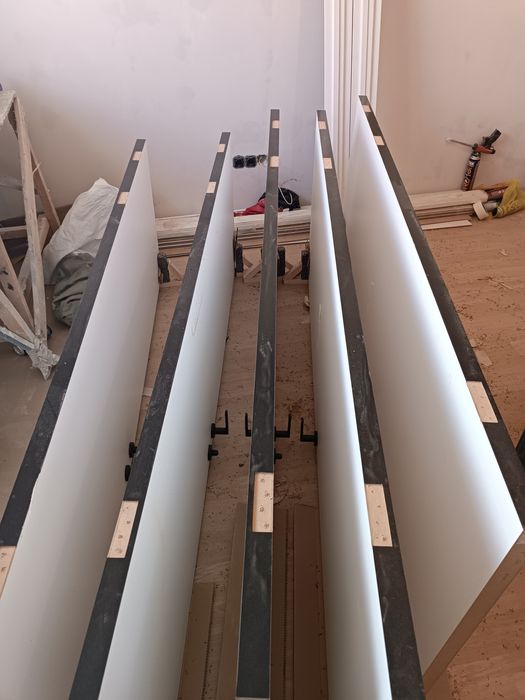 Установка межкомнатных дверей, любой сложности.