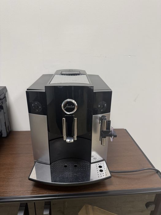 Кофемашина Jura Impressa C90