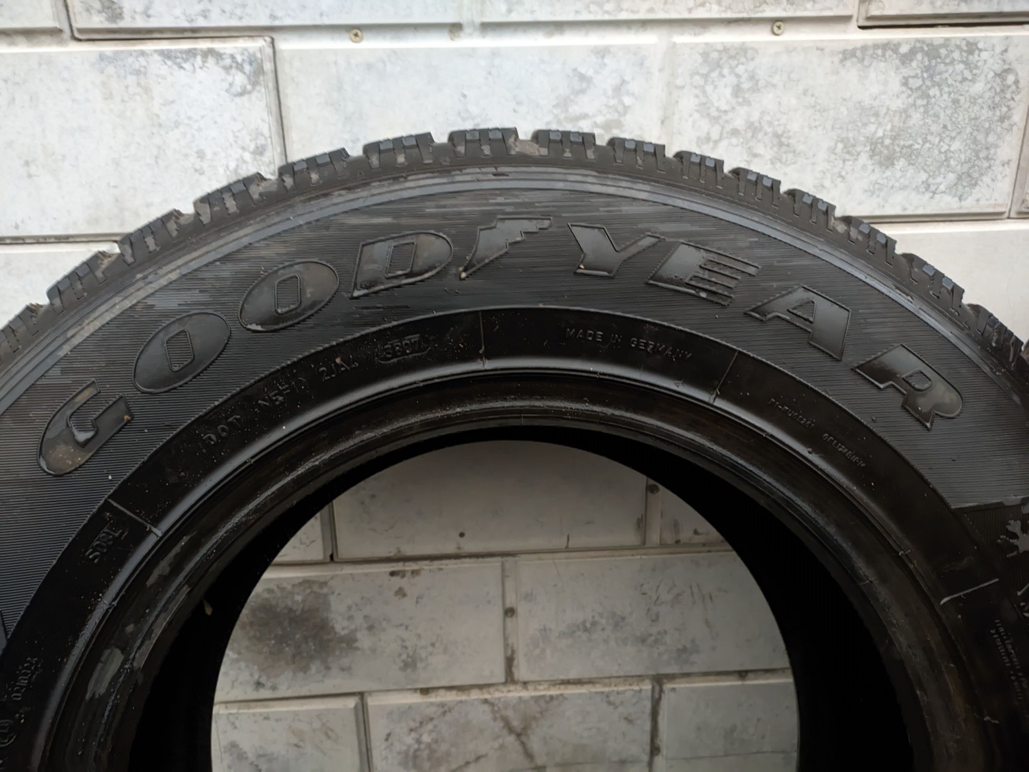 Шины зимние Goodyear Ultra Grip 275/65/17