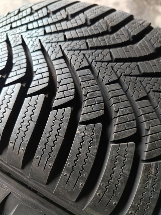 Зимни гуми -16цола -205/50-1бр.-85лв."HANKOOK"-9мм.гр.